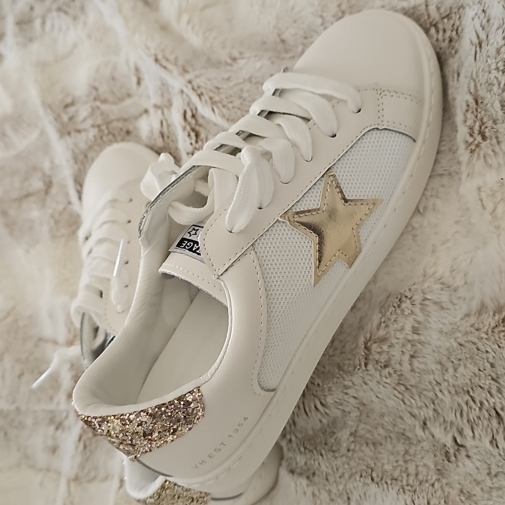 🆕 NWT Womens Vintage Havana Gold & White Sneakers